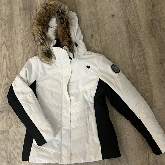 Obermeyer Tuscany II jacket size 6P. Beautiful, pristine Like New. Zero marks. - Picture 4 of 14